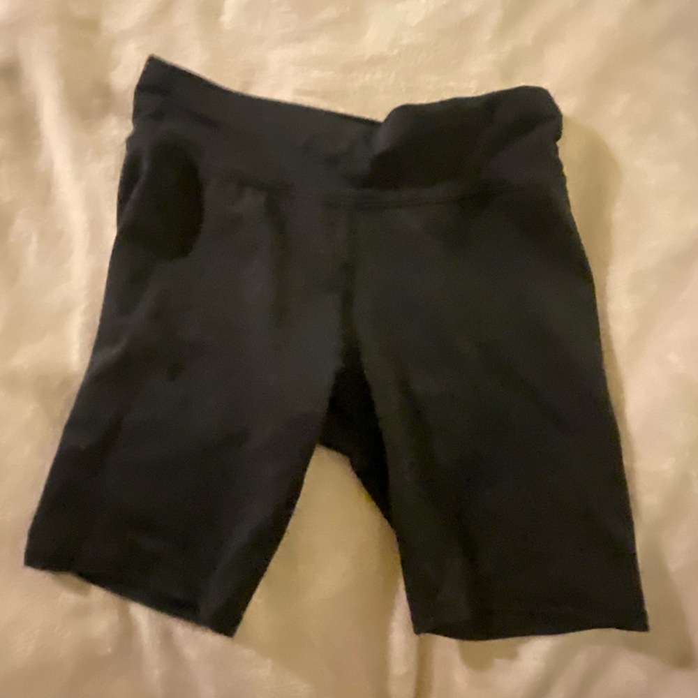 girla black biker shorts size 10/12